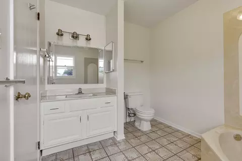 829 N Dovington Dr, Hoffman Estates, IL 60169 photo 14