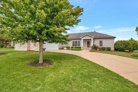 1620 Crabapple Ln, Champaign, IL 61822
