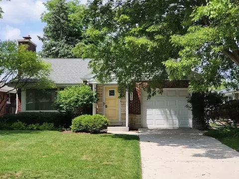 220 N Maison Ct, Elmhurst, IL 60126