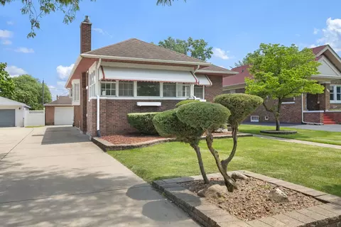 151 S Wisconsin Ave, Villa Park, IL 60181