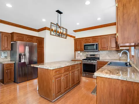 145 E Gilbert Rd, Palatine, IL 60067 photo 11