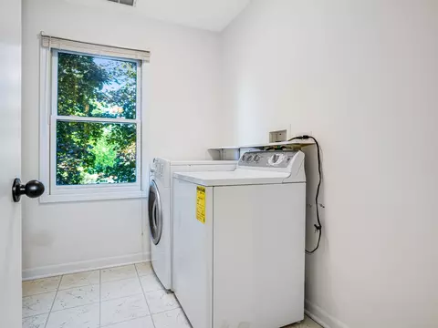 145 E Gilbert Rd, Palatine, IL 60067 photo 17
