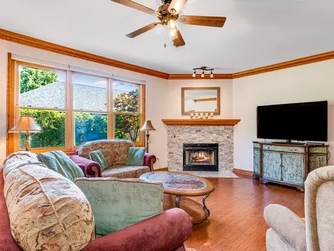 145 E Gilbert Rd, Palatine, IL 60067 photo 14