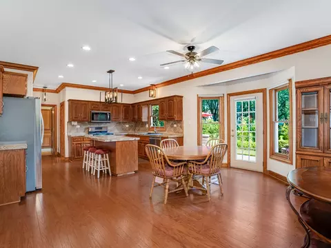 145 E Gilbert Rd, Palatine, IL 60067 photo 10