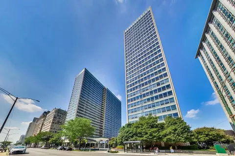 3550 N Lake Shore Dr #1015, Chicago, IL 60657