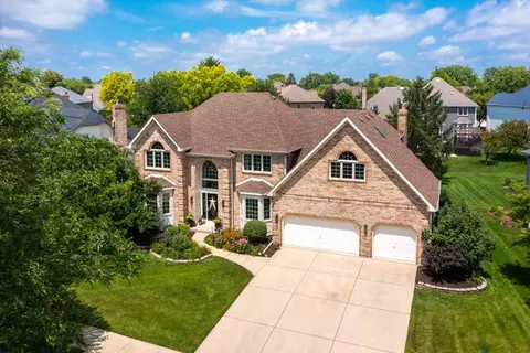 3550 Monarch Cir, Naperville, IL 60564