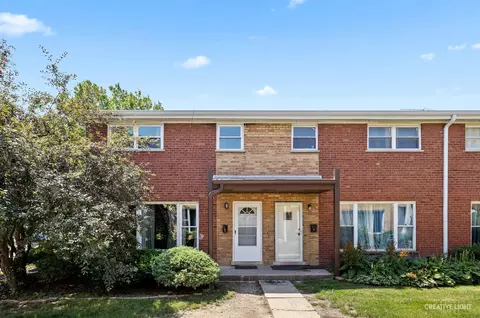 214 Linn Ct #A, North Aurora, IL 60542