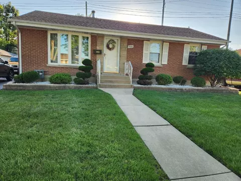 1432 Victoria Ave, Berkeley, IL 60163