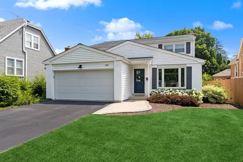 905 Santa Rosa Ave, Wheaton, IL 60187