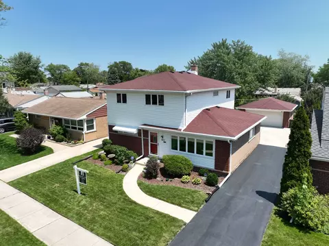 8317 N Odell Ave, Niles, IL 60714