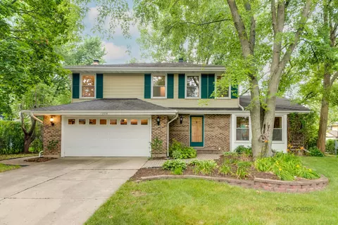 1206 Sussex Ln, Libertyville, IL 60048