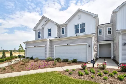 475 Comstock Rd, South Elgin, IL 60177