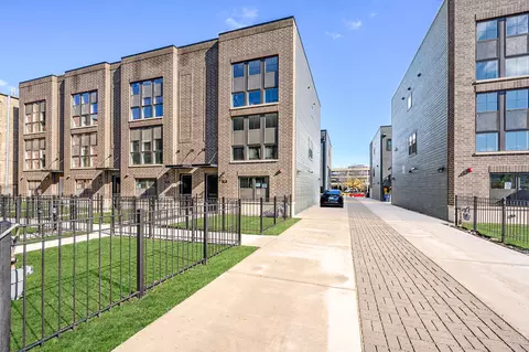 4440 S Drexel Blvd #L, Chicago, IL 60653