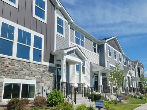 2697 Martini St #2702, Mundelein, IL 60060