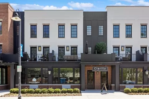 227 Burlington Ave #3, Clarendon Hills, IL 60514