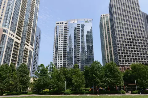 201 N Westshore Dr #603, Chicago, IL 60601