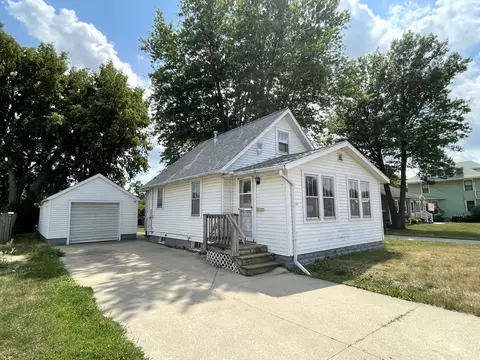 412 E 8th St, Rock Falls, IL 61071 photo 2