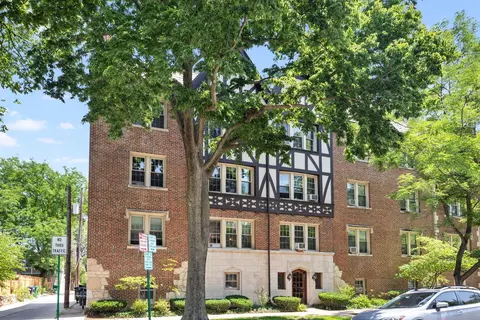 338 S East Ave #1N, Oak Park, IL 60302