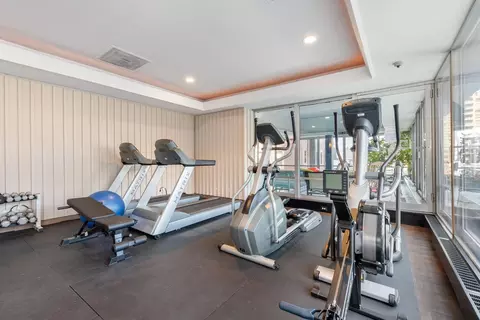 201 E Chestnut St #9D, Chicago, IL 60611 photo 17