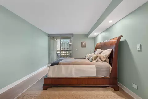 201 E Chestnut St #9D, Chicago, IL 60611 photo 8