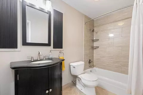 201 E Chestnut St #9D, Chicago, IL 60611 photo 7