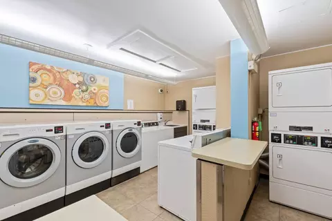201 E Chestnut St #9D, Chicago, IL 60611 photo 15