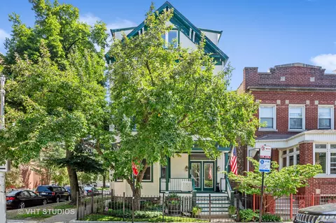 1701 W Henderson St, Chicago, IL 60613