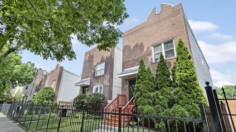 3609 S Prairie Ave, Chicago, IL 60653