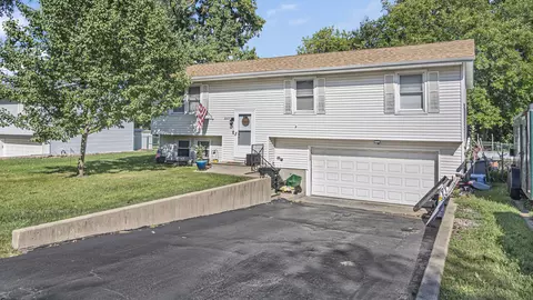20677 N Raphael Ave, Prairie View, IL 60069
