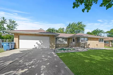 860 Macarthur Dr, Chicago Heights, IL 60411