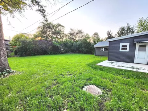 Undisclosed, Addison, IL 60101 photo 32