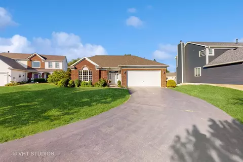 9 Lacebark Ct, Bolingbrook, IL 60490