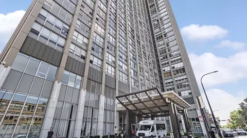 655 W Irving Park Rd #4002, Chicago, IL 60613