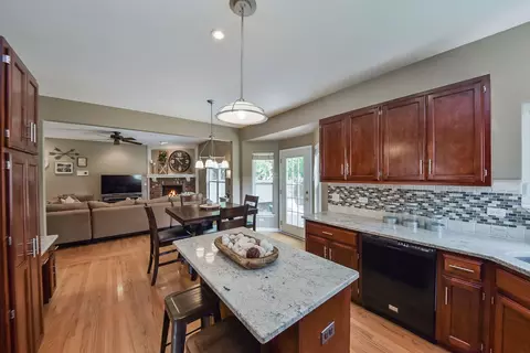 5105 Brighton Ln, Plainfield, IL 60586 photo 10