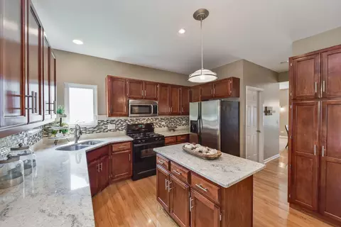5105 Brighton Ln, Plainfield, IL 60586 photo 8