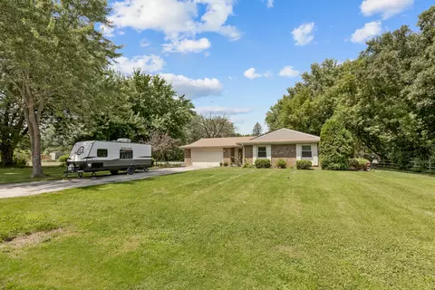 112 Croyden St, Spring Grove, IL 60081 photo 2