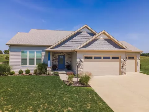 3405 Carrington Ln, Bloomington, IL 61705