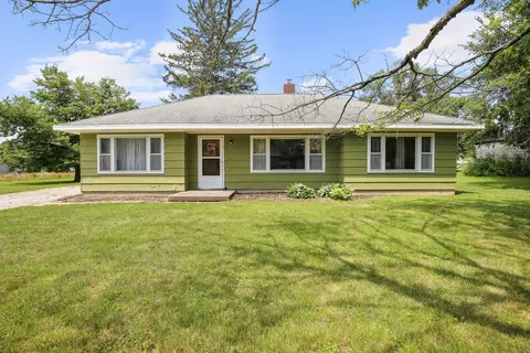 204 N Elm St, Broadlands, IL 61816