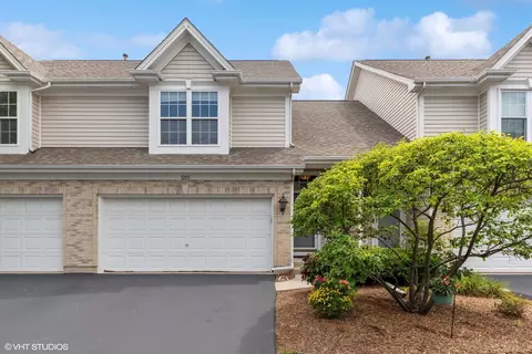 1225 W Danbury Dr, Cary, IL 60013