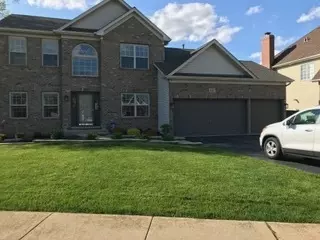 610 S Avon Ct, Oswego, IL 60543