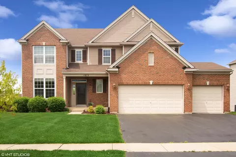 1875 Northwood Dr, Wauconda, IL 60084