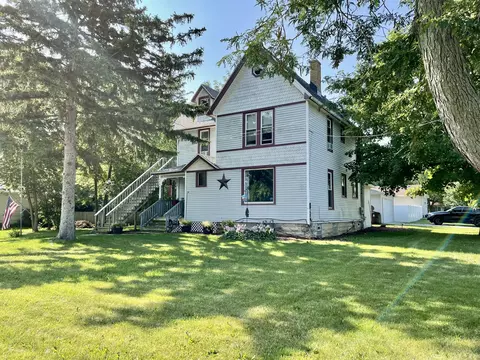 436 W Corning Ave, Peotone, IL 60468