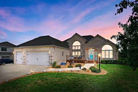 2364 Sunset View Ln, Kankakee, IL 60901