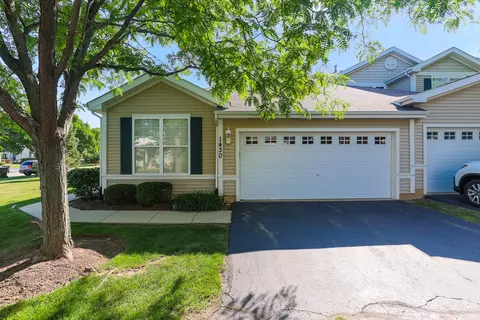 1430 W Remington Ln, Round Lake, IL 60073