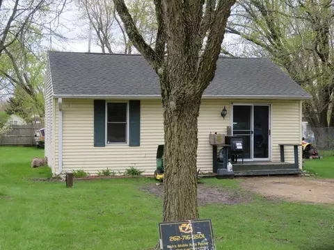 31313 71st St, Salem, WI 53168
