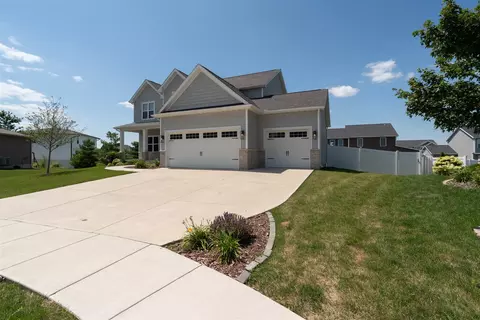 18 Red Maple Ct, Bloomington, IL 61705 photo 3