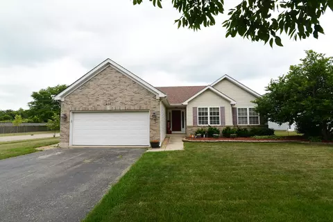 428 Spring Ridge Dr, Crystal Lake, IL 60012