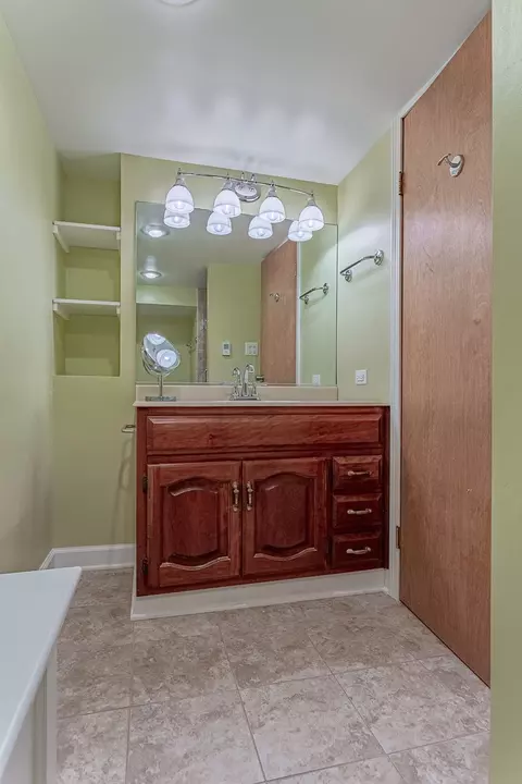 715 E North St, Itasca, IL 60143 photo 19