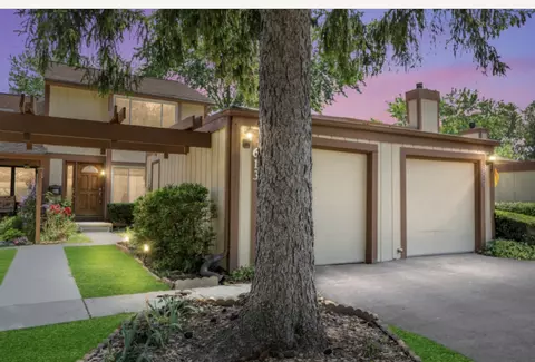 613 Carlsbad Trl, Roselle, IL 60172