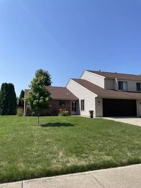 1725 Devonshire Dr, Champaign, IL 61821